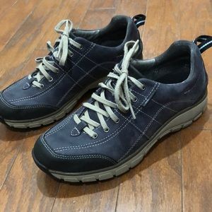 Women’s Clark’s Walking Shoes